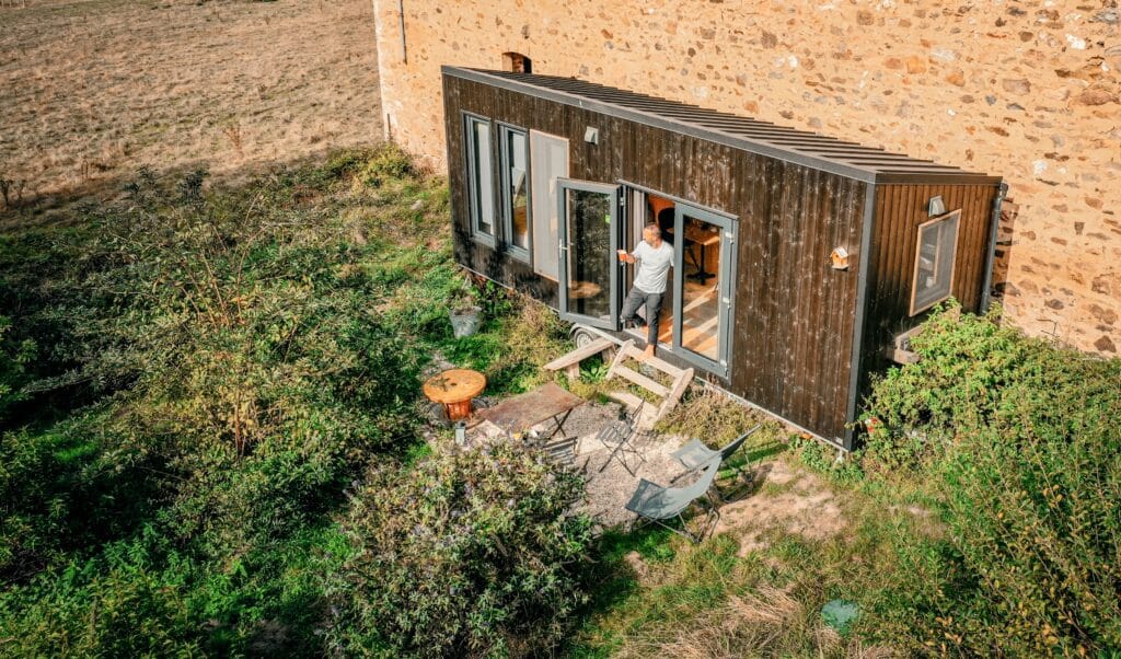 Tiny House La Grange nature bourgogne homme jardin